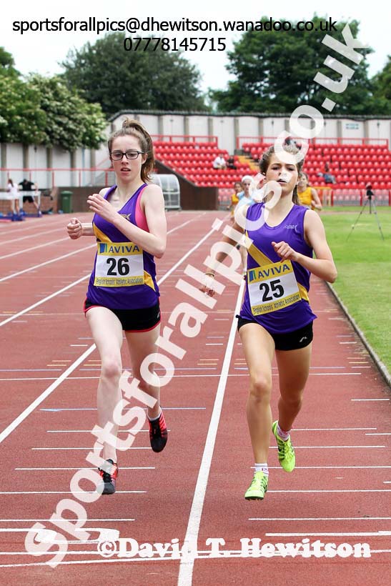 Girls 800 metres, Northern Inter-County Schools, Gateshead International Stadum. Photo: David T. Hewitson/Sports for All Pics
